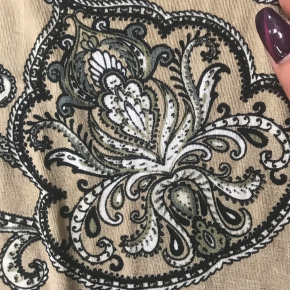 3X Patterned Women’s Top - Picture 2 of 4